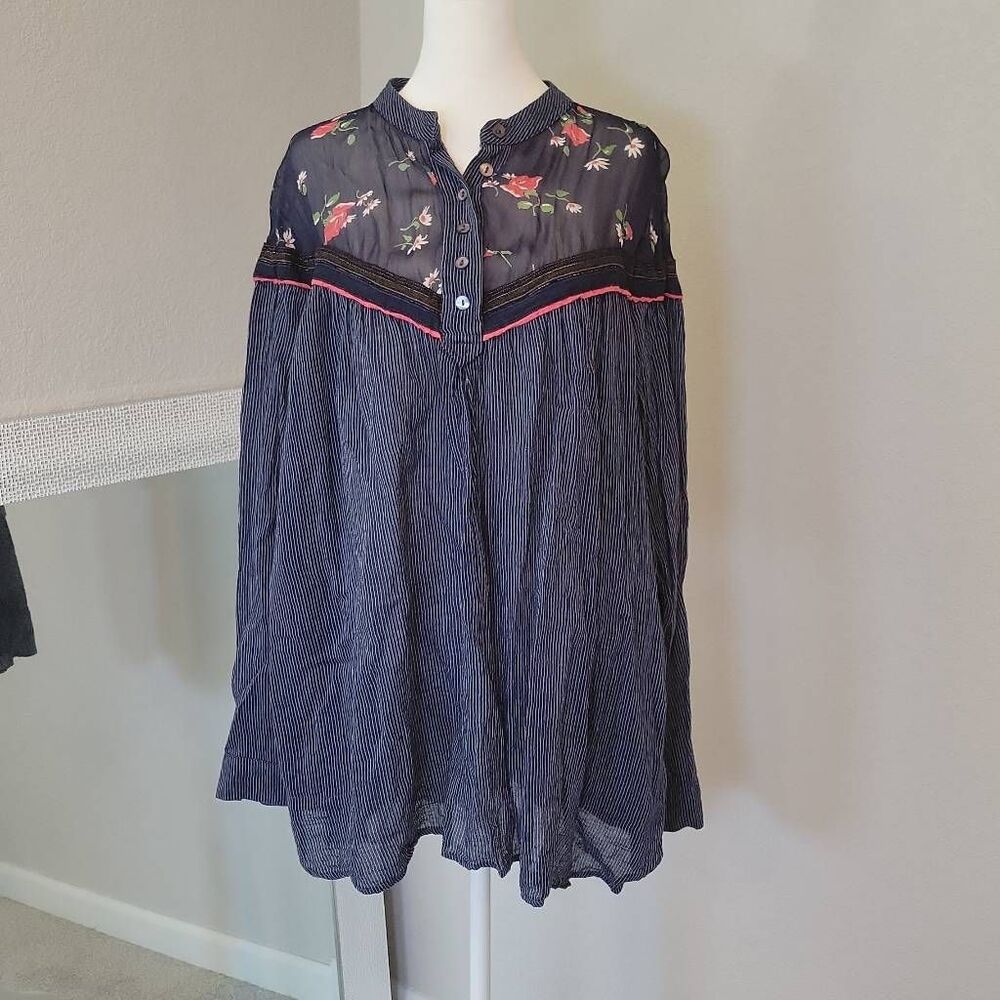 Free People Blue Long Sleeves Button Up Tunic Blouse size M